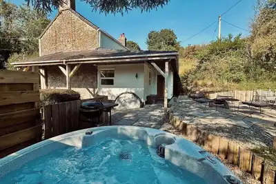 Image de Relaxing hot tub retreat in Llangefni