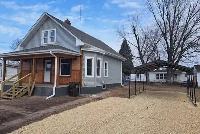 Image de Rustic Charm & Cozy Comfort in Peaceful area. Family friendly pet friendly.