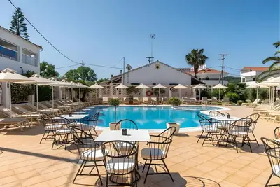 Image de Appartement 'Metaxa One-Bedroom 7' avec piscine commune, Wi-Fi et climatisation
