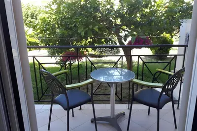 Image de Appartement 'Metaxa One-Bedroom 9' avec piscine commune, Wi-Fi et climatisation