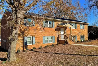 Image de Soothing 2-bedroom apartment with Ac in charming Crewe