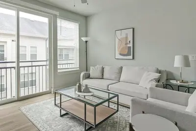 Image de Landing | Incredible 2bd, Yoga Studio, Clubhouse