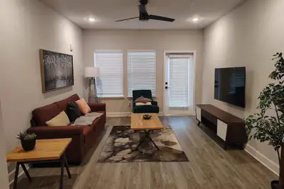 Image de Landing | Beautiful 2bd, Gym, Pool