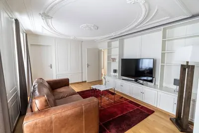 Image de Awesome 2br flat near lake/city center (Sf16)