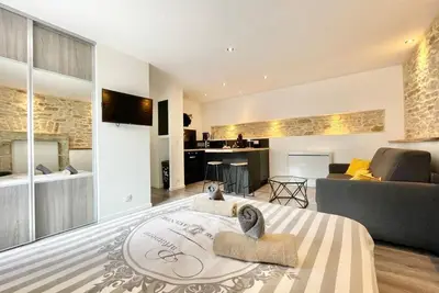 Image de Studio 4★ Rénové avec Wifi, 5 min à pied Gare & Centre Quimper