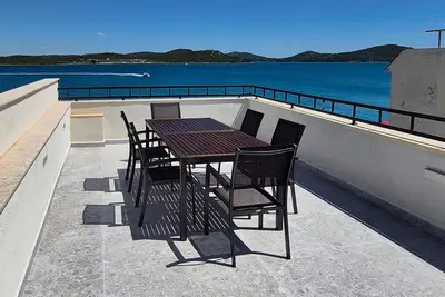 Image de Belle maison à Betina avec Wi-Fi