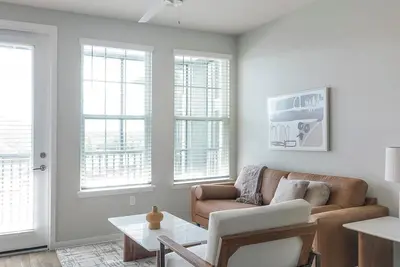 Image de Landing | Beautiful 2bd, Gym, Pool