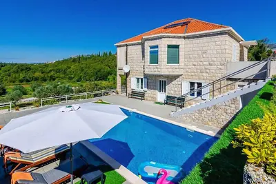 Image de Appartement confortable à Cilipi avec piscine privée, pouvant être à.