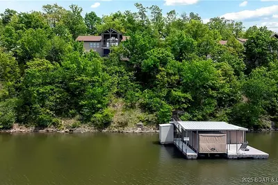 Image de Modern Luxury Lakefront • Dock, Pool • 4 King Suites • Sunset Views