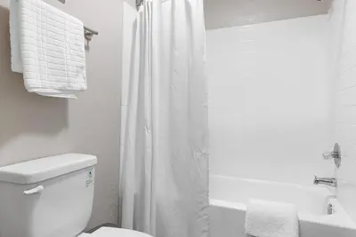 Image de Landing | Incredible 2bd, Clubhouse, Pool