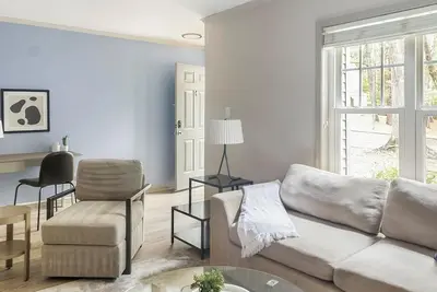 Image de Landing | Spectacular 2bd, Pool, Tennis Court