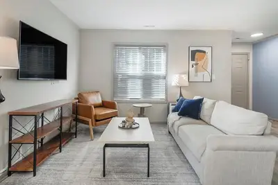 Image de Landing | Chic 2bd, Pool, Gym