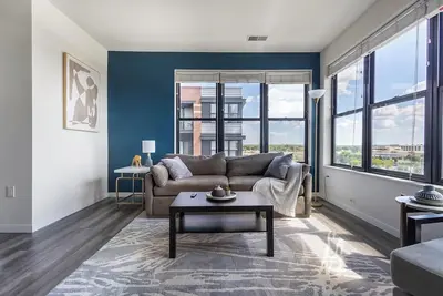 Image de Landing | Stylish 2bd, Gym, Courtyard