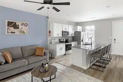 Image de Landing | Chic 2bd, Gym, Pool