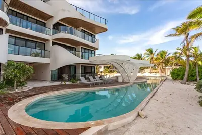 Image de Oceanfront Dreams: Immerse yourself in unforgettable sunrises in front of the Caribbean.