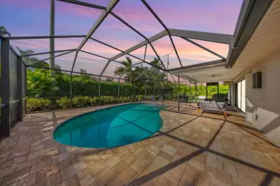 Image de Private Heated Pool • North Naples Home Near Beach