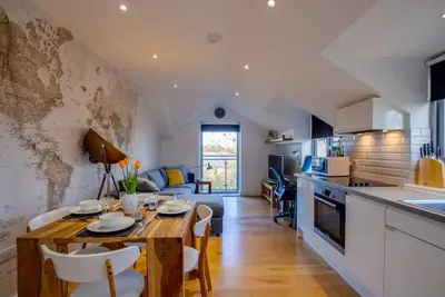 Image de Stylish and Modern Flat with Free Parking - Pass the Keys