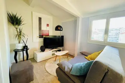 Image de Beau T2 proche du Palais des Festivals