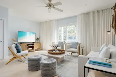 Image de One Grace Bay Townhomes 204 - 2 Br