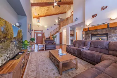 4 Br / 3. 5 Ba Home Near Downtown Truckee & Skiing!