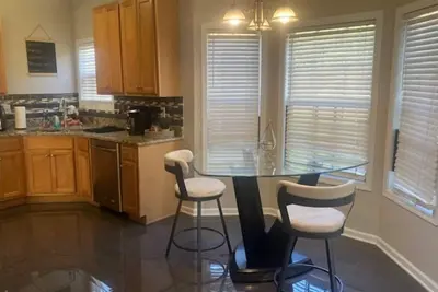 Image de Sleek Chateau Residence: 4br Modern Hideaway in Jonesboro