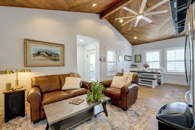 Image de Private Pool & Hot Tub! Relaxing Mesa Apartment