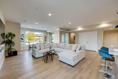 Image de Ski Resorts & Slc Fun! Brand New Millcreek Home