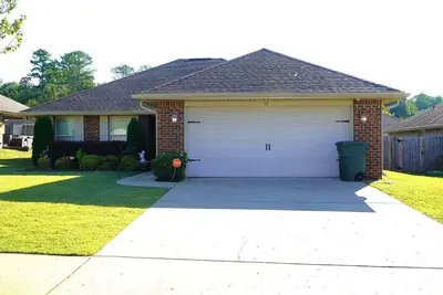 Image de Space Station: Hub to Everything Huntsville! /Fire Pit/Fiber Internet/Ev Charger!