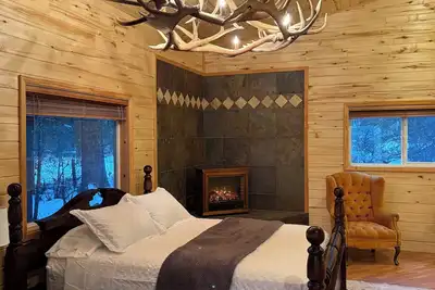 Image de Peaceful 2 Bedroom 2 Bath Bear Creek Family Retreat with River Views. Sleeps 8.