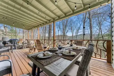 Image de Lodge w Grill, Fireplace & Club Access!