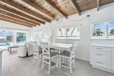 Image de Beach Bliss 3-Bd Beach Cottage w- Pool & Direct Beach Access in Indian Shores Fl