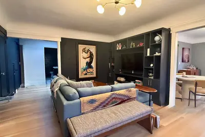 Image de Spacious, Bright Eastlake Stay +Parking, Wfh Ready