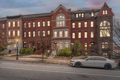 Image de Historic Brownstone in Friendly Neighborhood walking distance to Druid Hill Park
