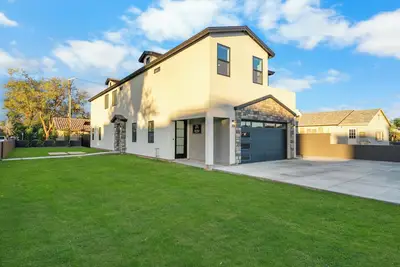 Image de Brand new Beautiful Build in the heart of Tempe