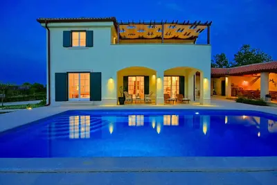 Image de Villa avec piscine et climatisation