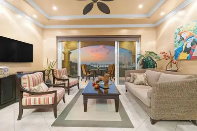 Image de Luxury Oceanview Oasis in Coco Bay Estates with Pool