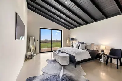 Image de Round Top Luxury Casita overlooking breathtaking views!