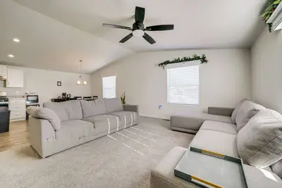 Image de Explore Temecula Wine Country! Mtn-View Home