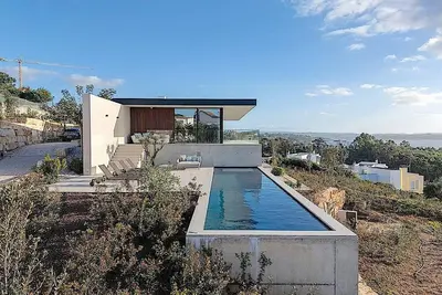 Image de Exceptional design villa with pool overlooking the sea