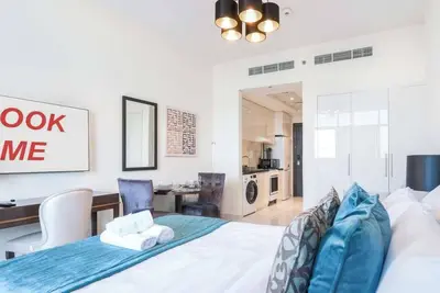 Image de StayShort - Chic Studio Apartment in Jvc Sleeps 4