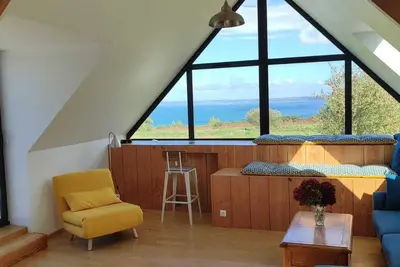 Image de Maison accès plage avec jardin. Vue mer de toutes les chambres et pièces de vie