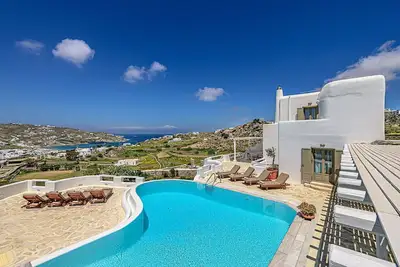 Image de Villa à Myconos avec 6 chambres à coucher, 14 couchages