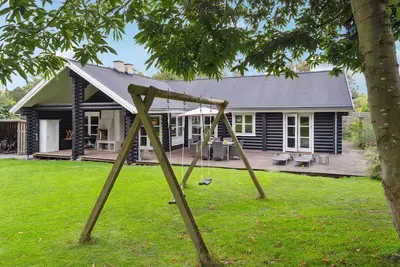 Image de Lovely log house on Møn