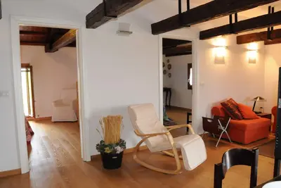 Image de Maison de Vacances 'Cozy Country Loft Oleandro' avec Terrasse Privée, Wi-Fi et Climatisation
