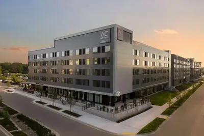 Image de Close to Msu Campus + On-site Dining. Pool. Gym.