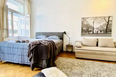 Image de Central Spacious 2Br Apt, 7- Min to Westbahnhof