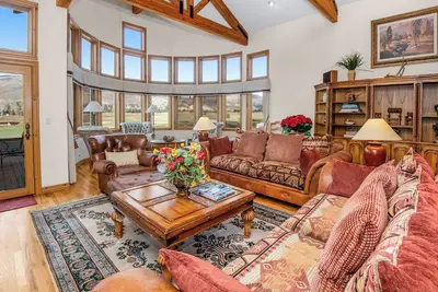 Image de 4br Mountain Retreat, Private Hot tub, on Arrowhead Free Skier Shuttle