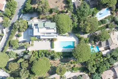Image de Superb vintage design luxury villa with pool and St Maxime sea view