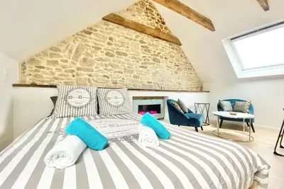 Image de Studio 4★ Lumineux au 3ᵉ étage, Wifi, 5 min Gare, 15 min Centre