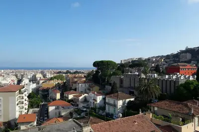 Image de Plein sud! Superbe T3 (93 m²) avec terrasse ensoleillée et vue mer panoramique